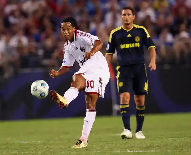 着一个潜在 着一个潜在